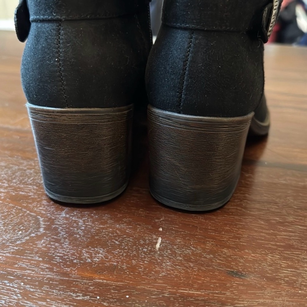 White Mountain Paulina black heeled boots size 8M - Picture 2 of 3